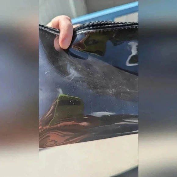 Plastic Hello Dog Women's Or Girls Makeup Bag (EUC) - Picture 7 of 8